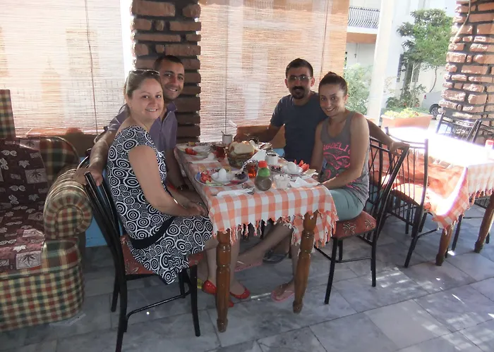 Goekmavi Pansiyon