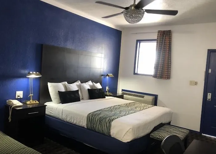 Budget Inn & Suites