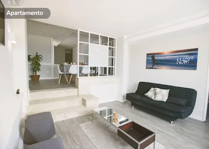 CLH Suites Domingos Ferreira