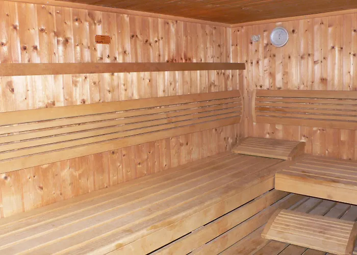 Hotel Meran Hallenbad & Sauna
