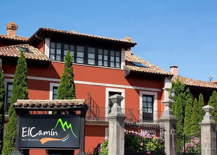 Hotel y Apartamentos El Camín