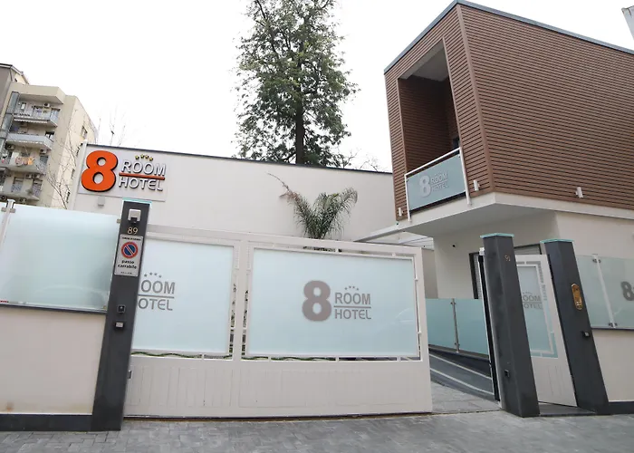 8Room Hotel