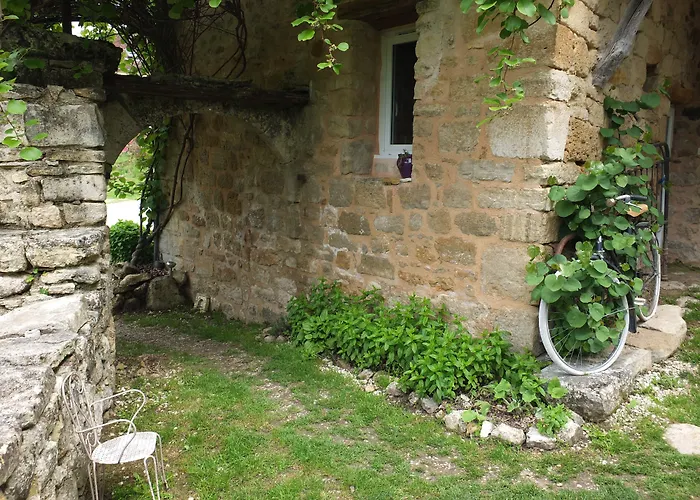 Gîte et chambres d'hôtes - Sur le chemin des sens Azerat