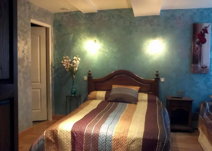 Au Pied du Chateau