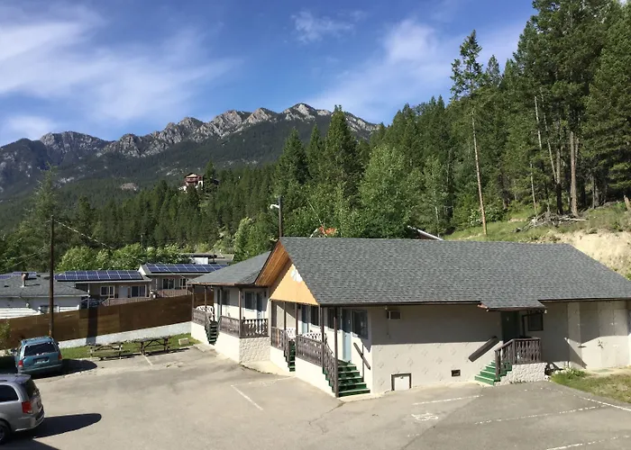 Celadon Lodge Radium Hot Springs