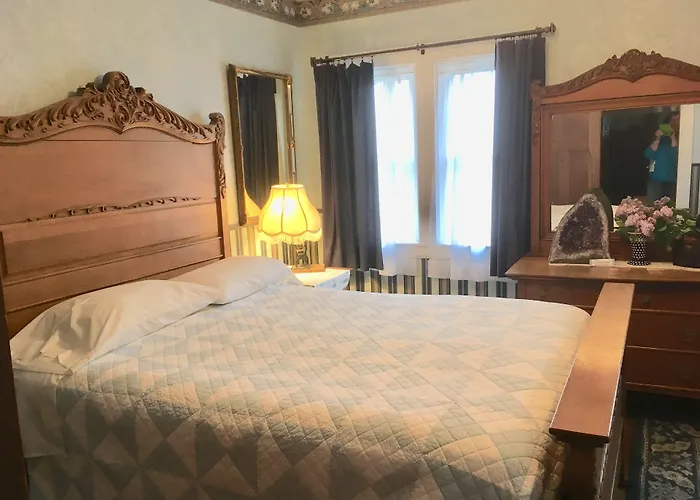 Old Iron Inn Bed And Breakfast