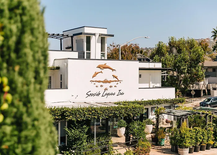 Seaside Laguna Inn & Suites