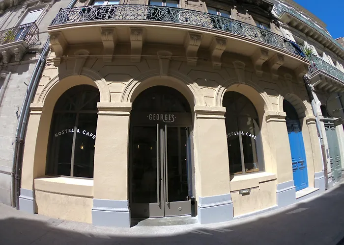 Georges Hostel&Café