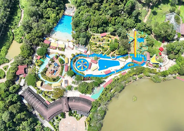 Bukit Merah Laketown Resort