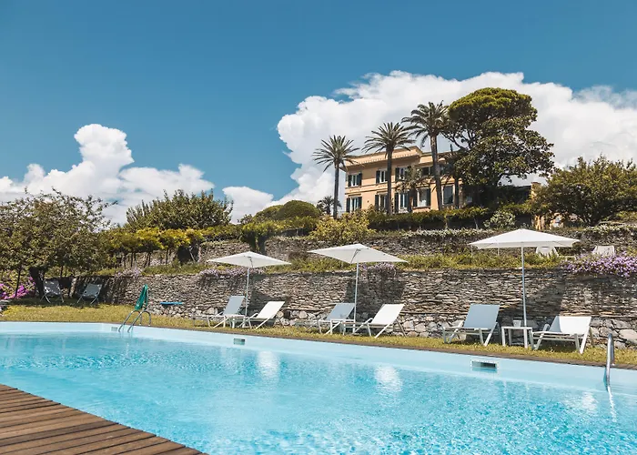 Villa Riviera Resort