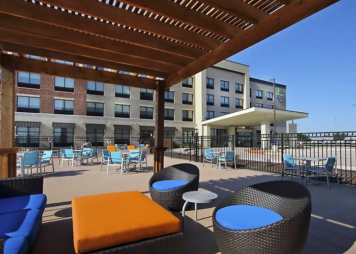Holiday Inn Express & Suites Dallas Frisco Nw Toyota Stdm By Ihg