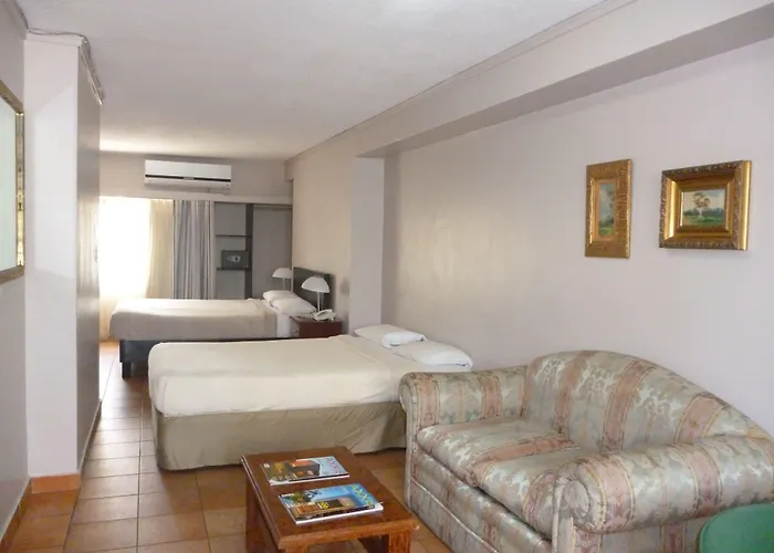 Hotel Tower House Suites
