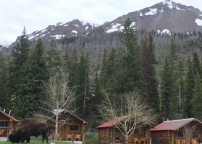 Silver Gate Lodging