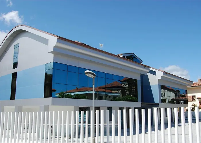 Hotel Villa Rosario II, Edificio Moderno
