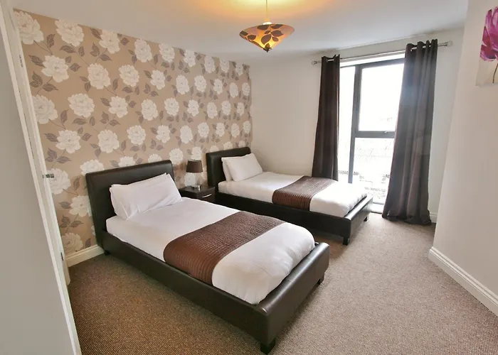 Central Hotel Cheltenham By Roomsbooked