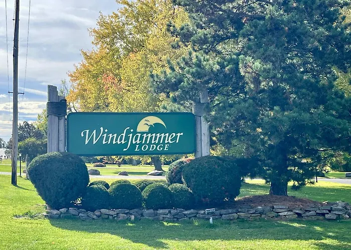 Windjammer Lodge