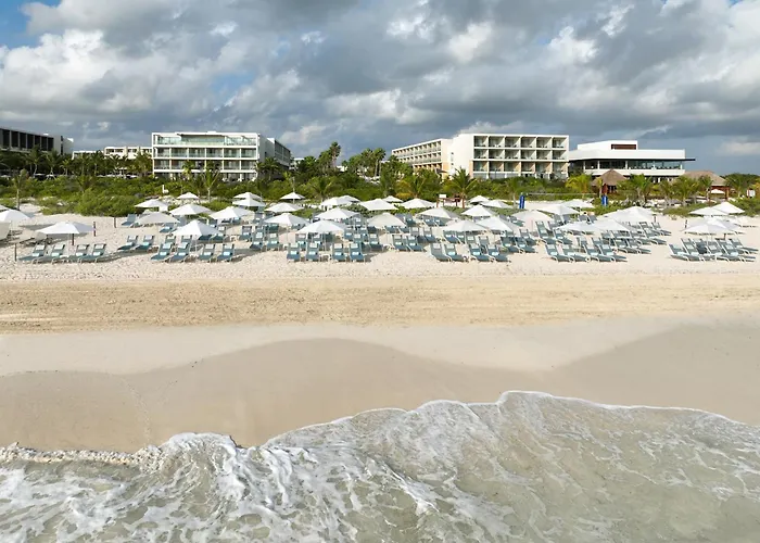 Family Selection At Grand Palladium Select Costa Mujeres
