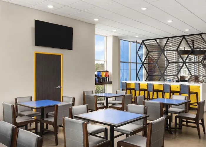 Glo Best Western Dawley Farms In Sioux Falls