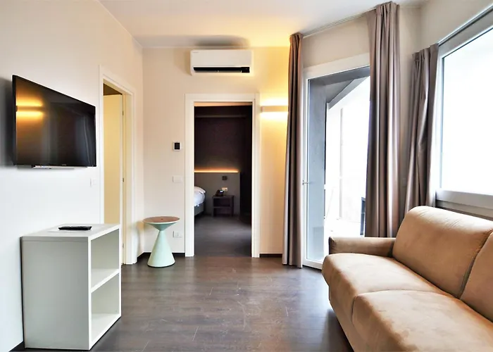 Venice Terminal Apartments & Suites