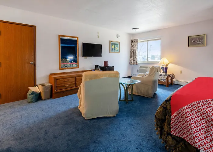 Oyo Hotel Chesaning Route 52 & Hwy 57