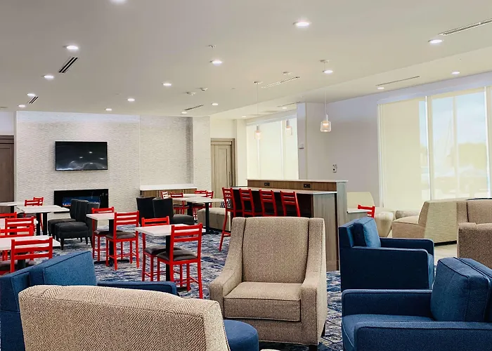 La Quinta Inn & Suites By Wyndham - Red Oak Tx Ih-35E