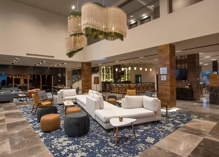 Courtyard By Marriott San Luis Potosi, Los Lagos