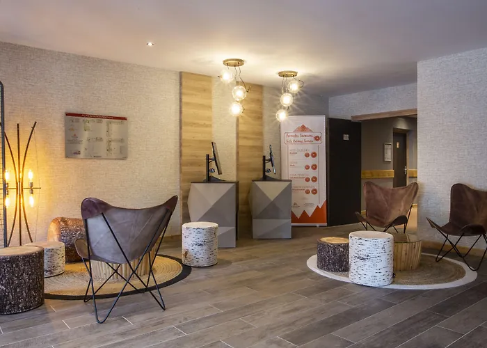 Hotel Base Camp Lodge - Bourg Saint Maurice