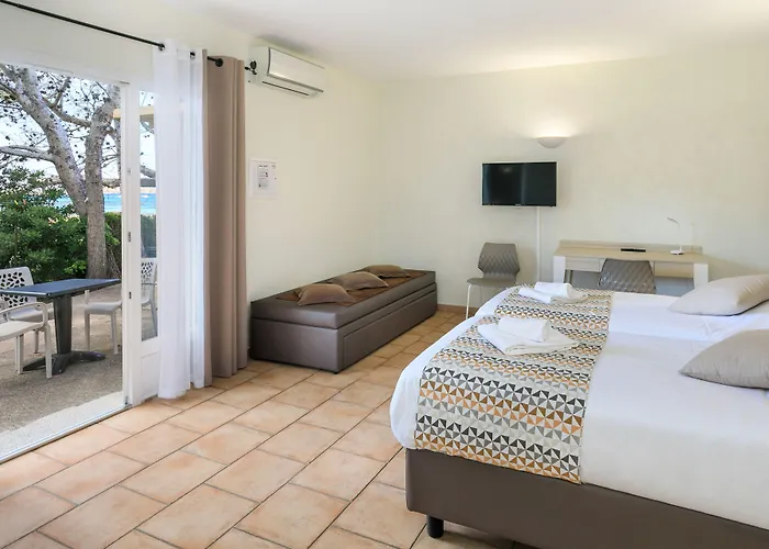 Hotel Joseph Charles à LʼÎle-Rousse
