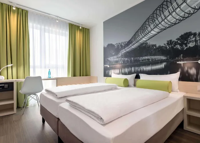 Super 8 by Wyndham Oberhausen am Centro