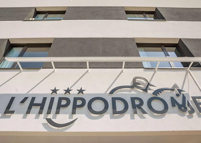 Brit Hotel Ploermel - Hotel de l'Hippodrome