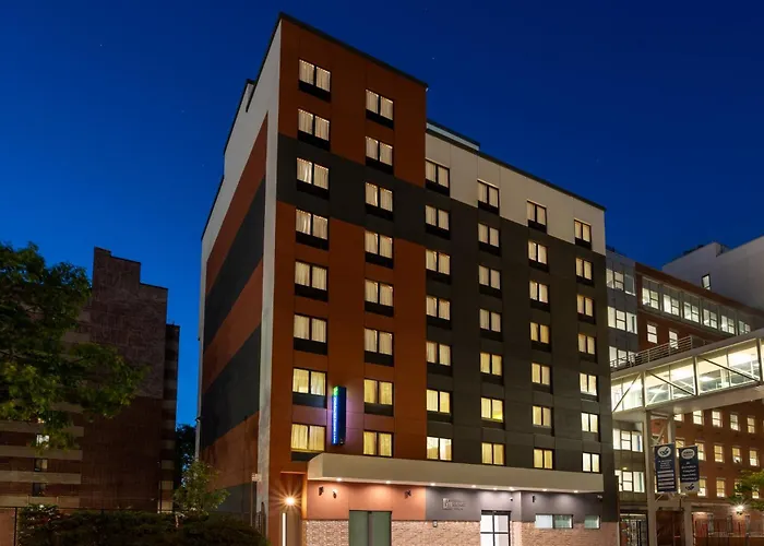 Holiday Inn Express & Suites Bronx - Zoo Area By Ihg