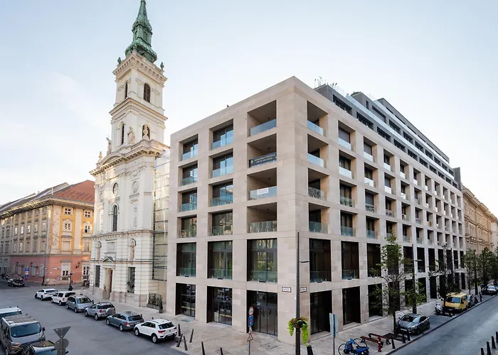 Emerald Hotel By Continental Group
