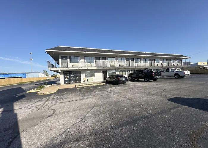 Super 7 Inn Joplin