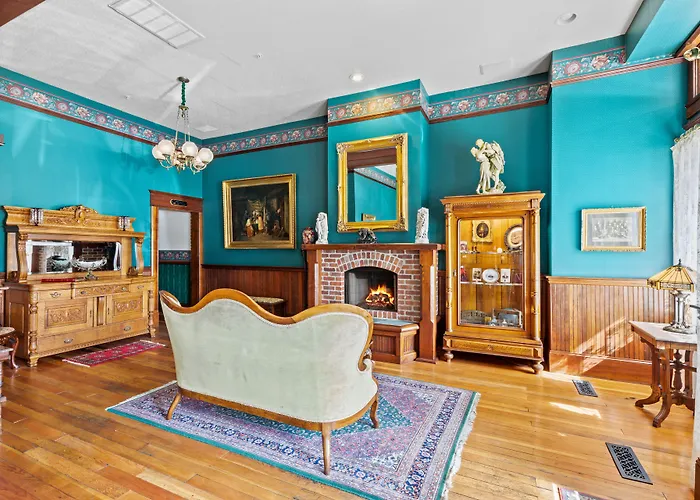 The Peerless Hotel