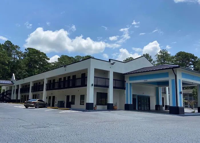 Speedway Inn & Suites