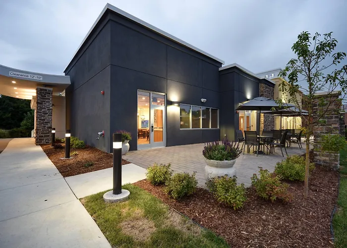 Fairfield Inn & Suites By Marriott Milwaukee North