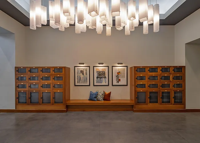 Moxy Downtown