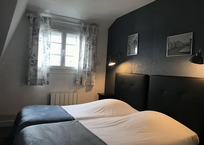 Logis Hôtel Les Airelles Neufchâtel En Bray