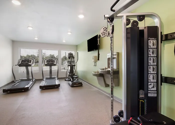 Woodspring Suites Linden