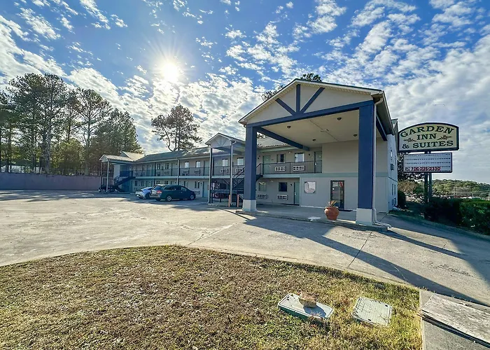 Garden Inn & Suites