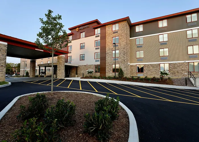 La Quinta Inn & Suites By Wyndham Williston Burlington