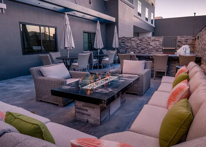 Hampton Inn Riverside Downtown