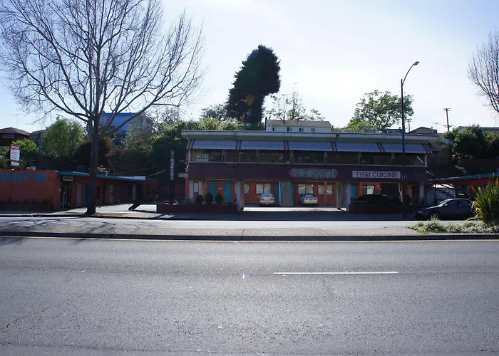Budget Inn