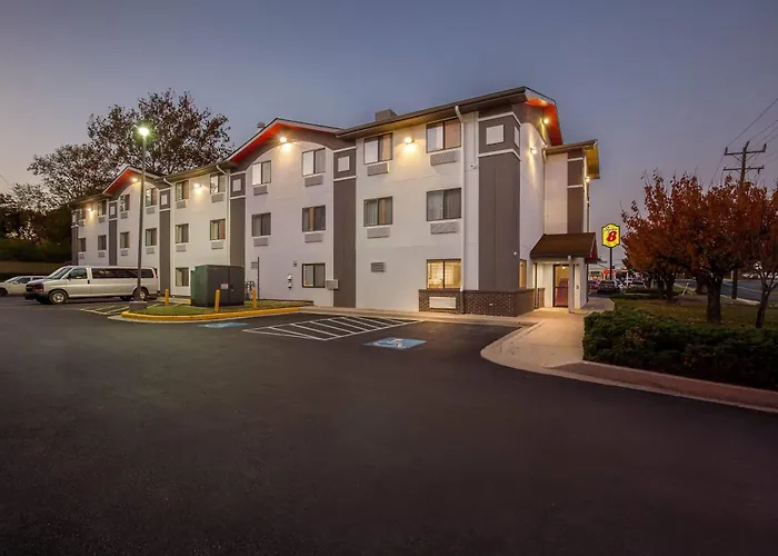 Super 8 By Wyndham College Park Wash Dc Area