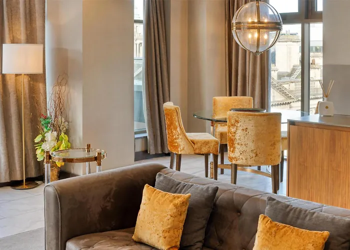 Doubletree By Hilton Belfast City Ten Square