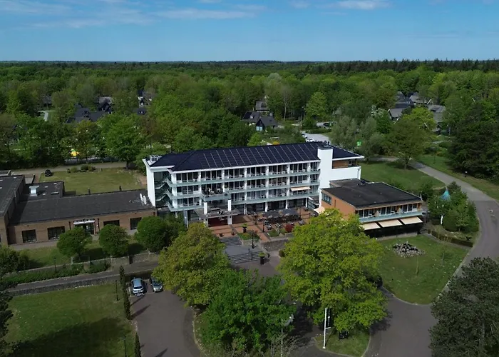 Fletcher Familiehotel De Hunzebergen