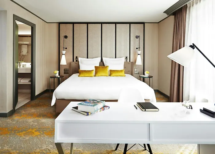 Renaissance Paris La Defense Hotel