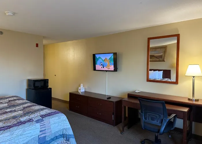 Days Inn By Wyndham St. Louis/Westport Mo