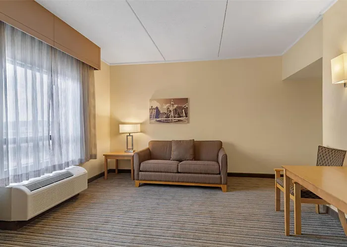 Best Western Royal Plaza Hotel And Trade Center