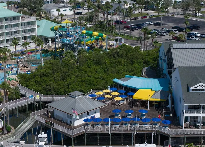 Holiday Inn & Suites S-Harbourside
